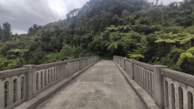 Bridge to nowhere – oder Kanu fahren für Anfänger