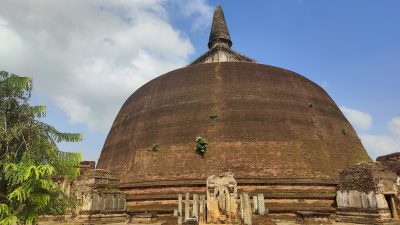Polonnaruwa – Ruinen, Affen und Buddhismus