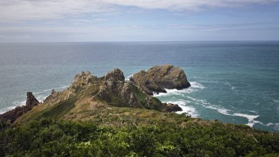 Guernsey Cliff Path – Renoirs Traumort